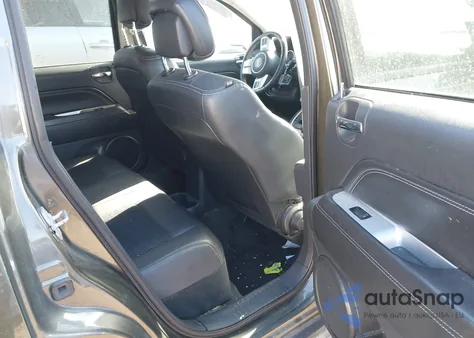 2015 Jeep Compass Latitude z USA, uszkodzony, nr VIN 1C4NJDEB8FD162559